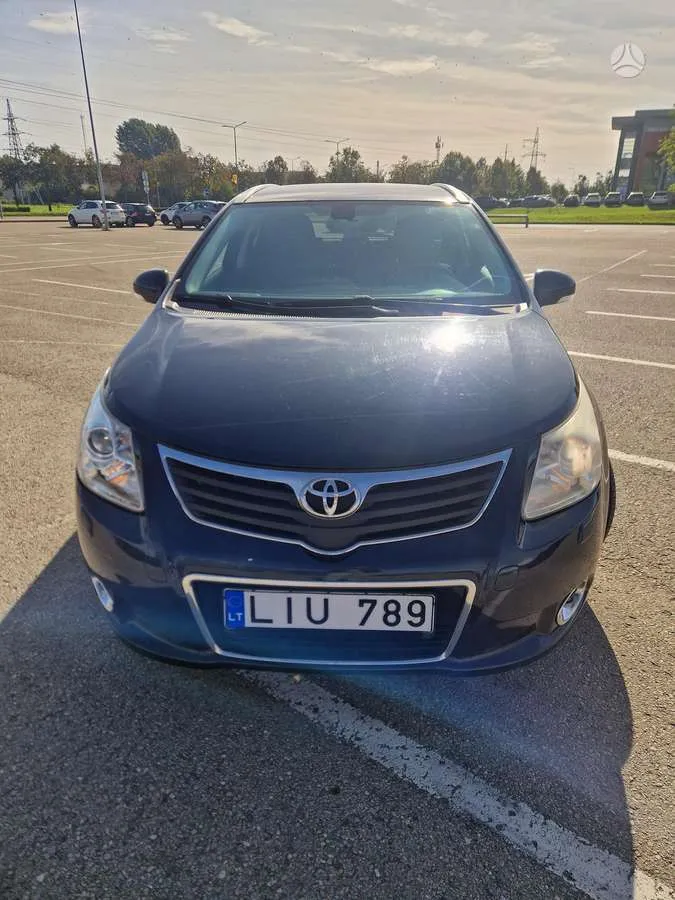 Toyota Avensis - 1