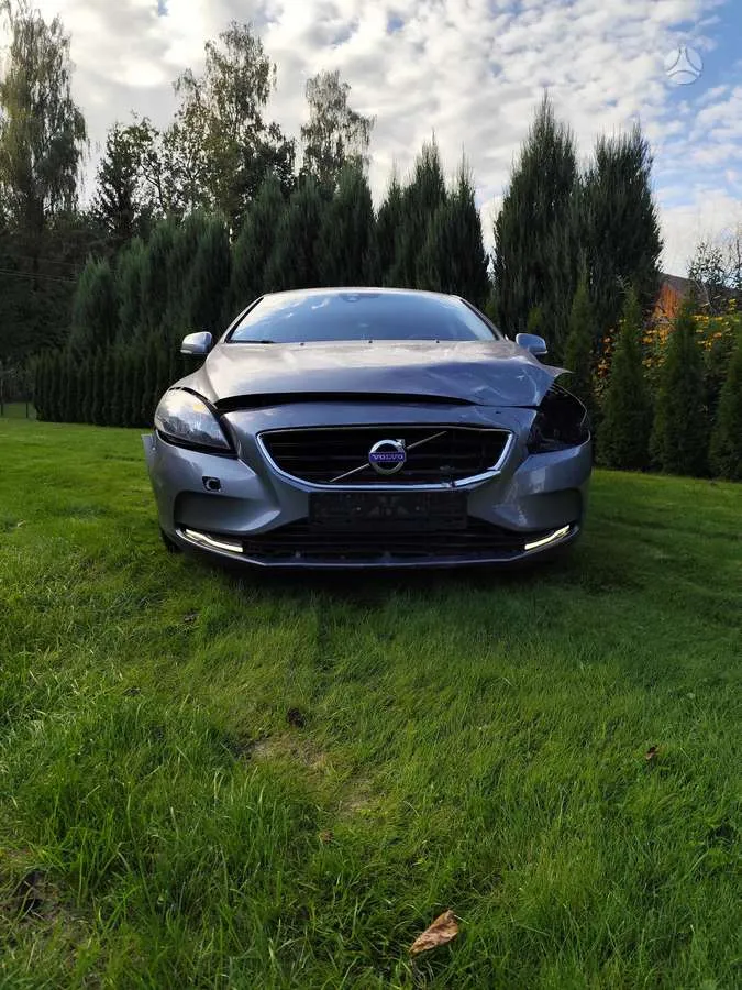 Volvo Volvo V40