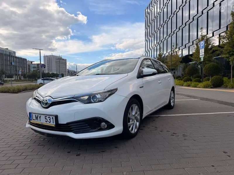 Toyota Auris - 1