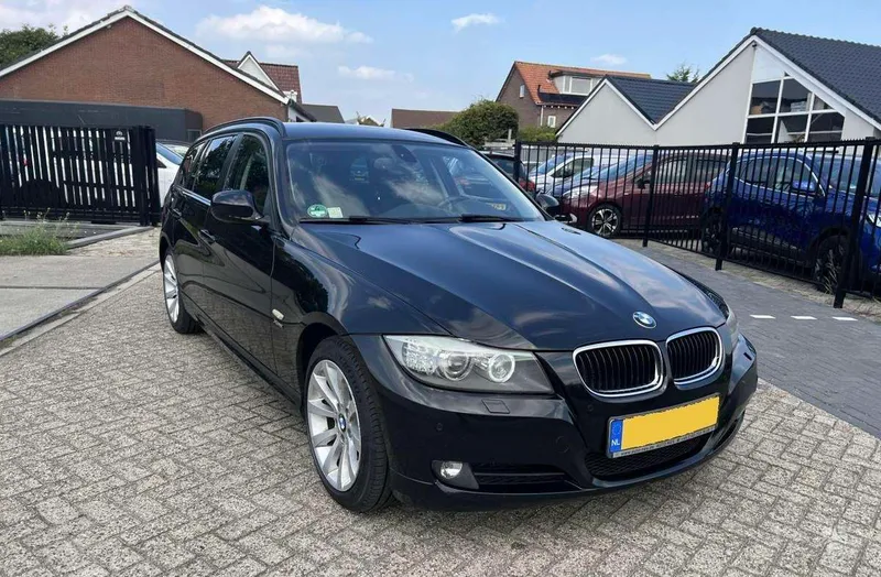 BMW 320 - 1