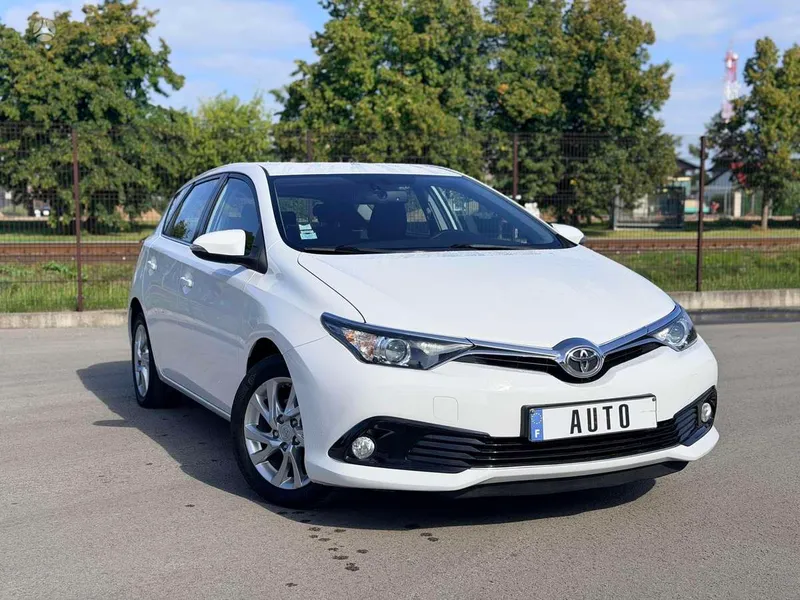 Toyota Auris - 1