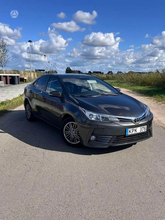 Toyota Corolla - 1