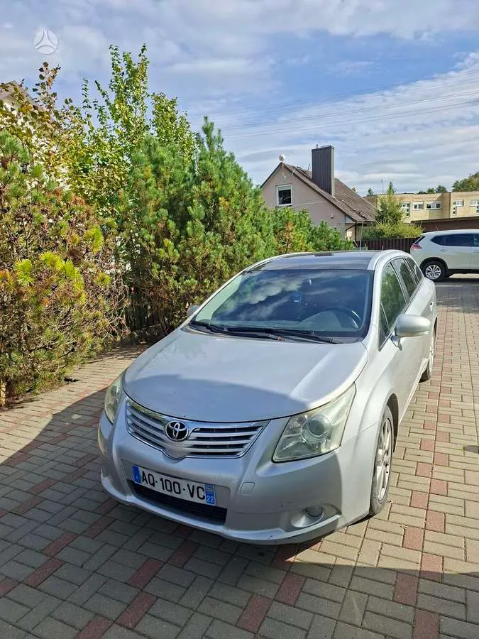 Toyota Avensis - 1
