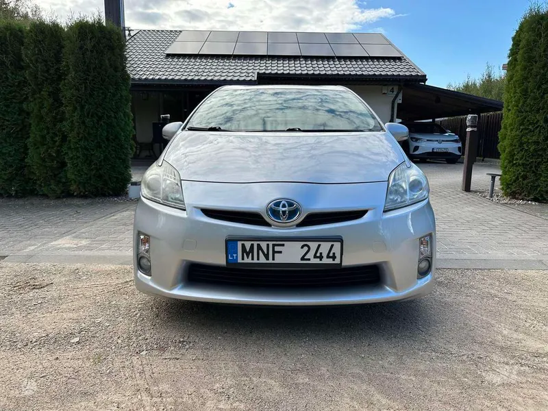 Toyota Prius - 1
