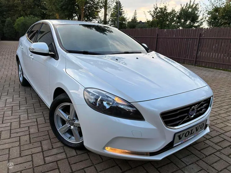 Volvo Volvo V40