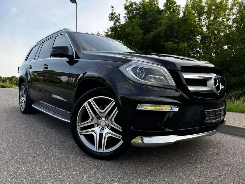 Mercedes-Benz GL500 - 1