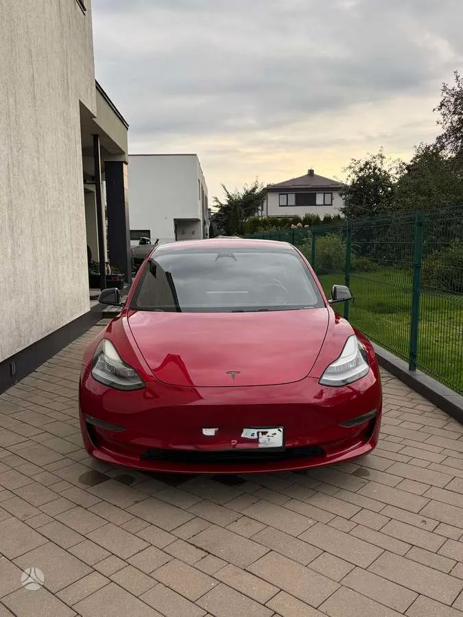 Tesla Tesla Model 3
