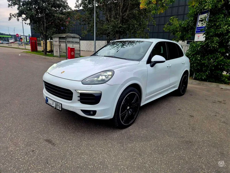 Porsche Cayenne - 1