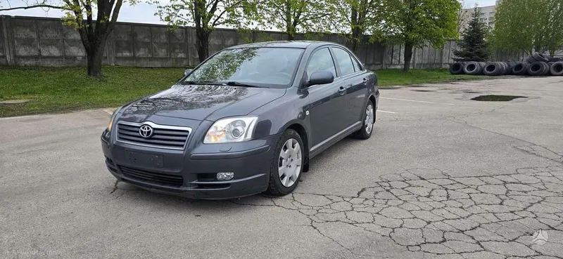 Toyota Avensis - 1