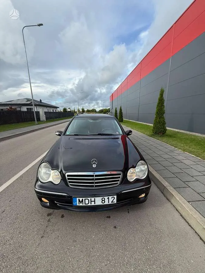Mercedes-Benz Mercedes-Benz C220