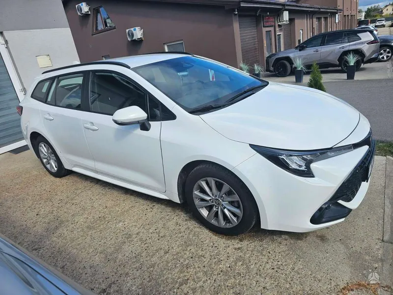 Toyota Corolla - 1