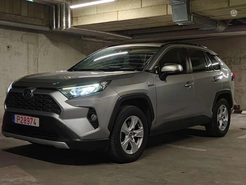 Toyota RAV4 - 1