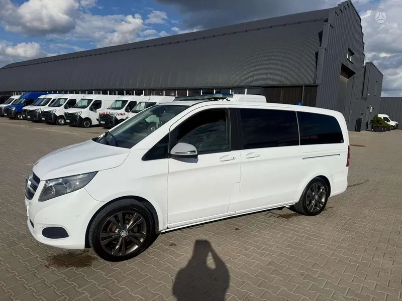 Mercedes-Benz Mercedes-Benz V220