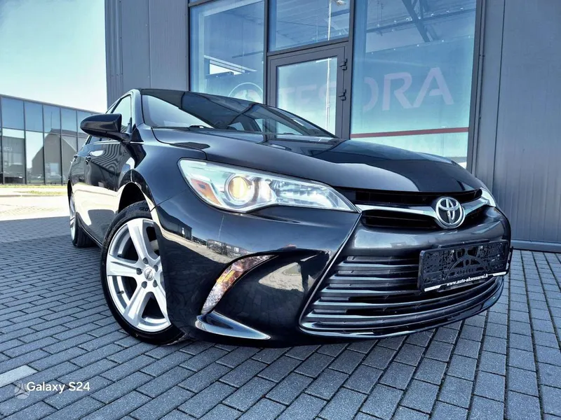 Toyota Camry - 1
