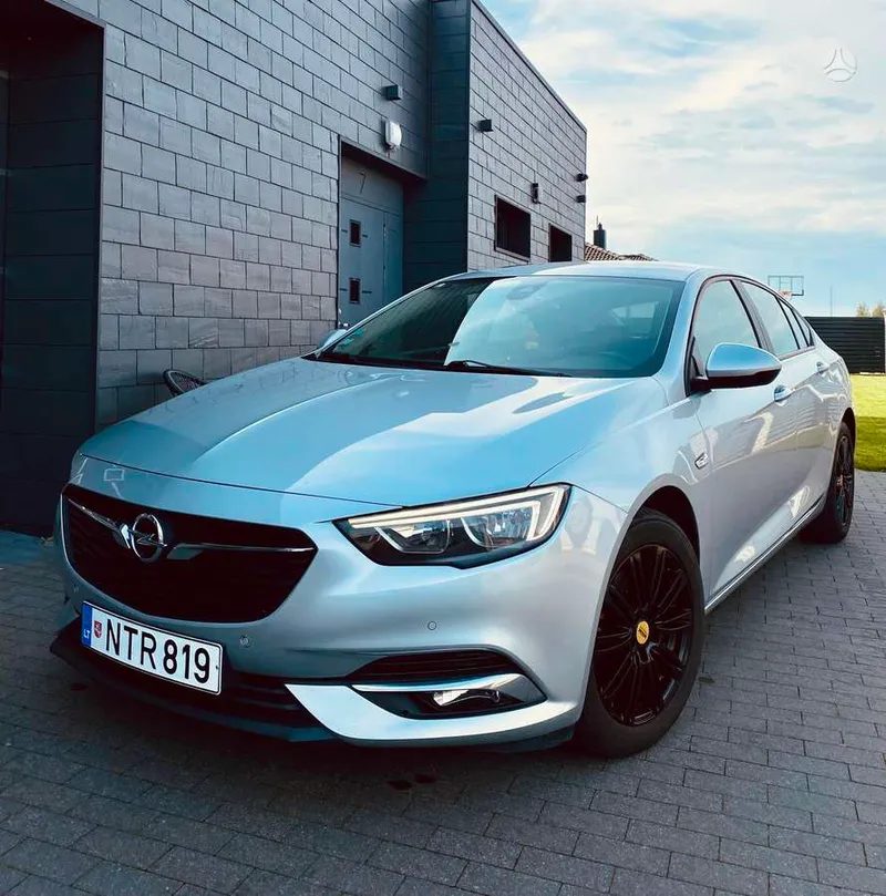 Opel Insignia - 1