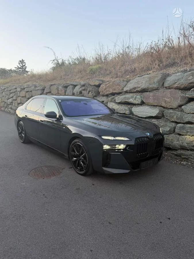 BMW BMW i7