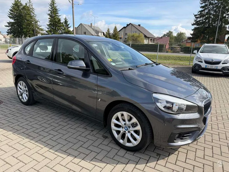 BMW 225 Active Tourer - 1