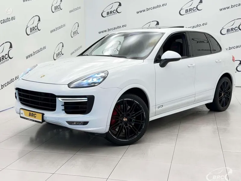 Porsche Cayenne - 1