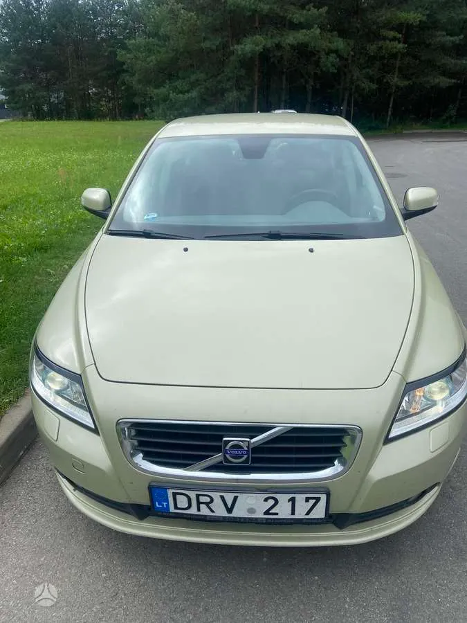 Volvo S40 - 1