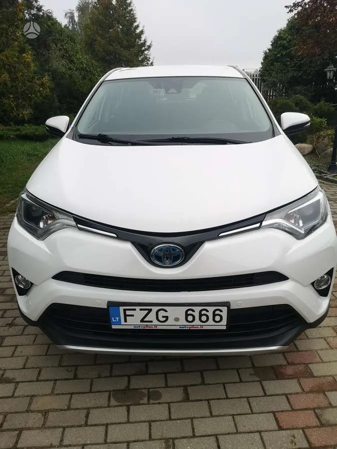 Toyota RAV4 - 1