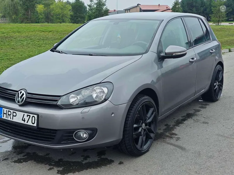 Volkswagen Golf - 1