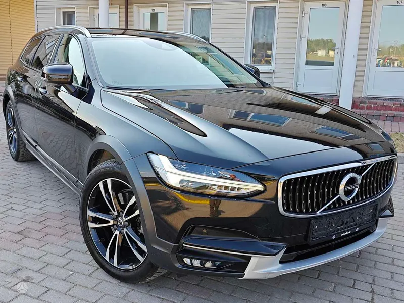 Volvo V90 Cross Country - 1