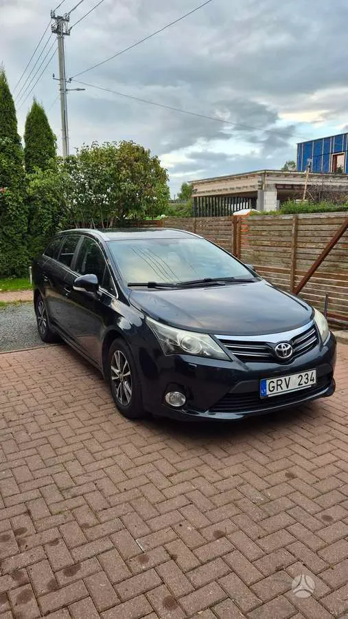 Toyota Avensis - 1