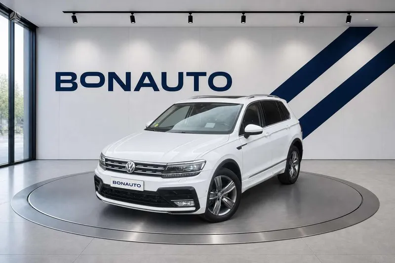Volkswagen Tiguan - 1
