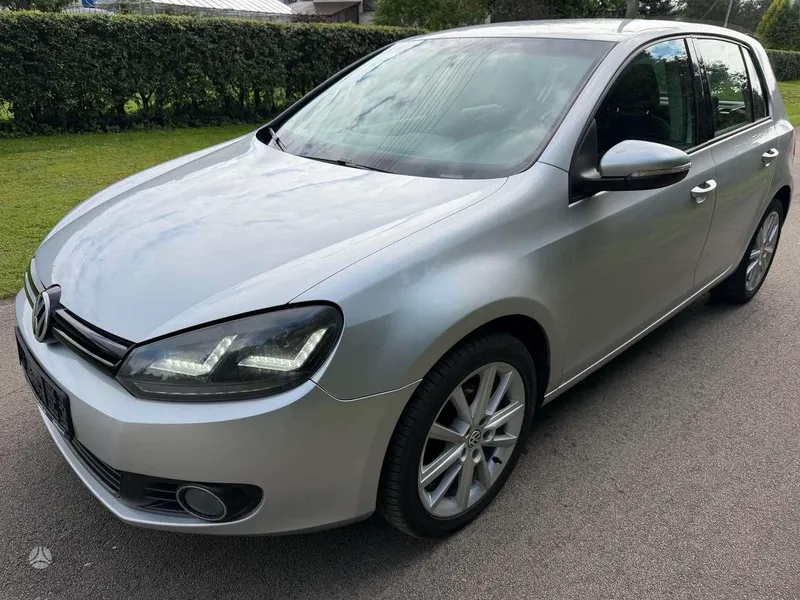 Volkswagen Golf - 1
