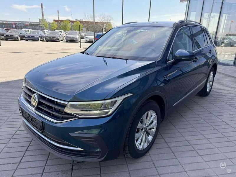 Volkswagen Tiguan - 1
