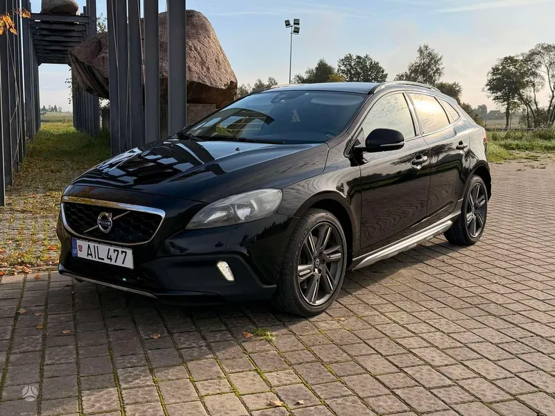 Volvo V40 Cross Country - 1