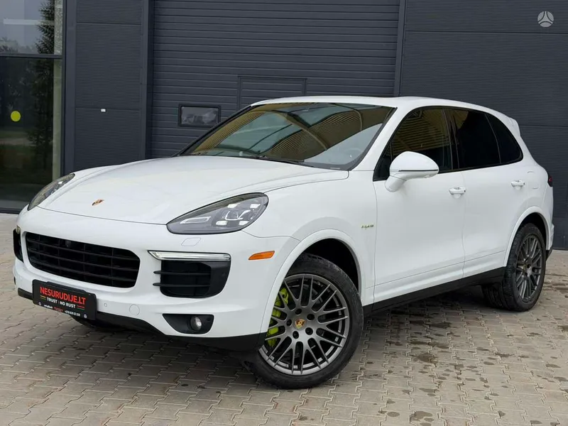 Porsche Cayenne - 1