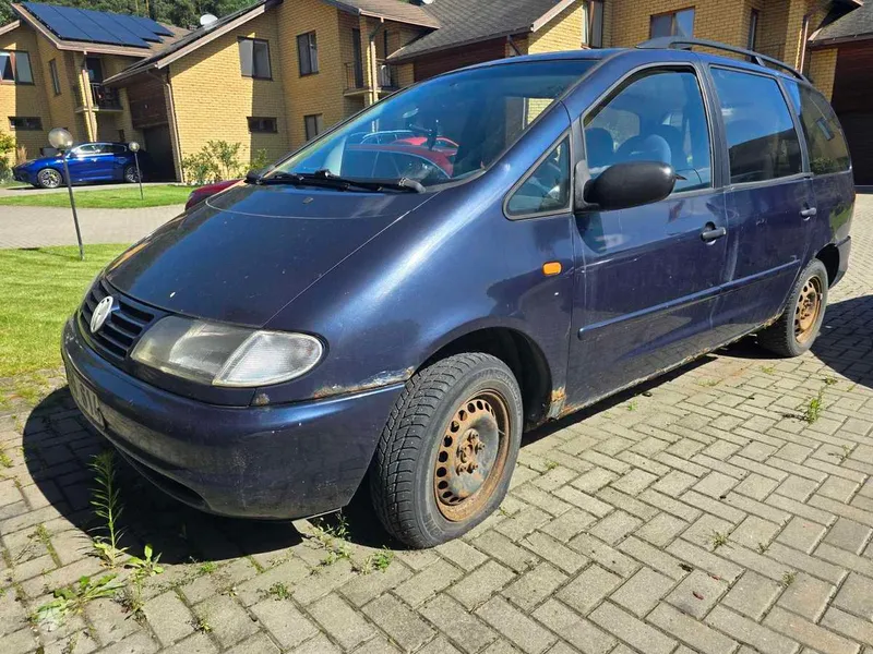 Volkswagen Sharan - 1