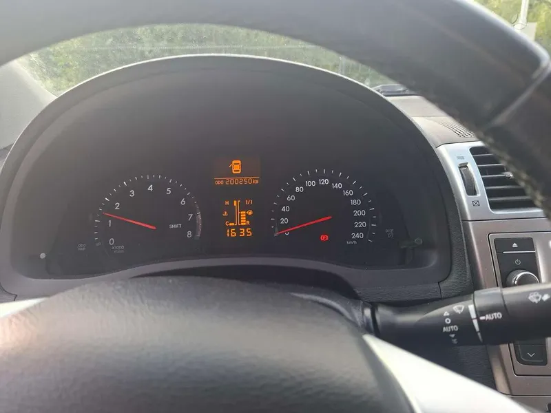 Toyota Avensis - 1