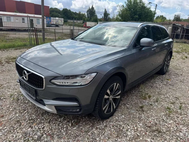 Volvo V90 Cross Country - 1
