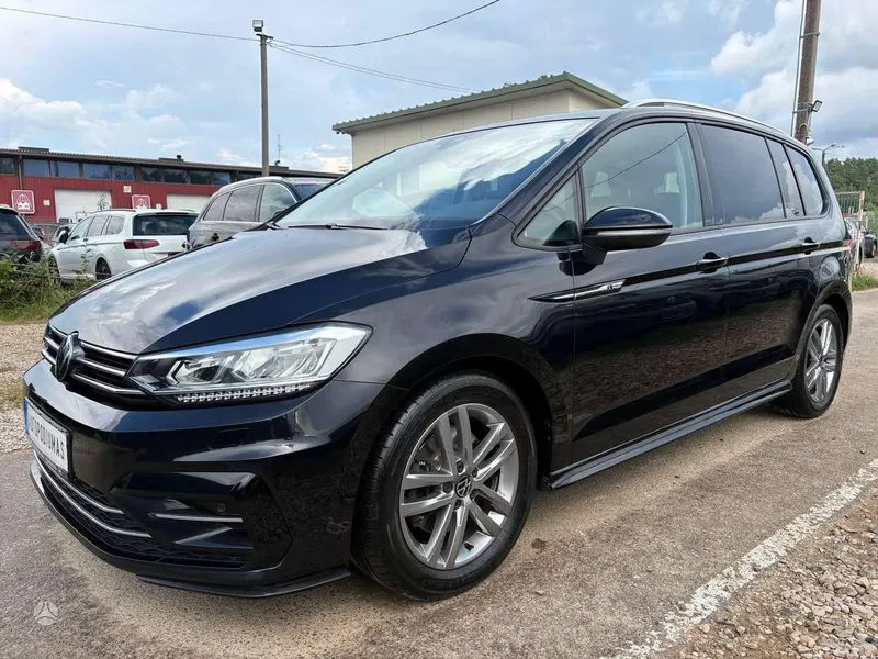 Volkswagen Touran - 1
