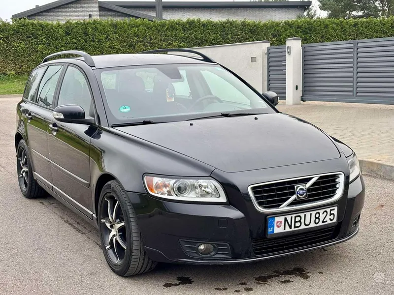 Volvo V50 - 1