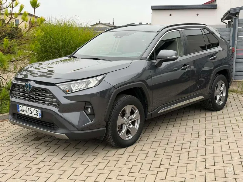 Toyota RAV4 - 1