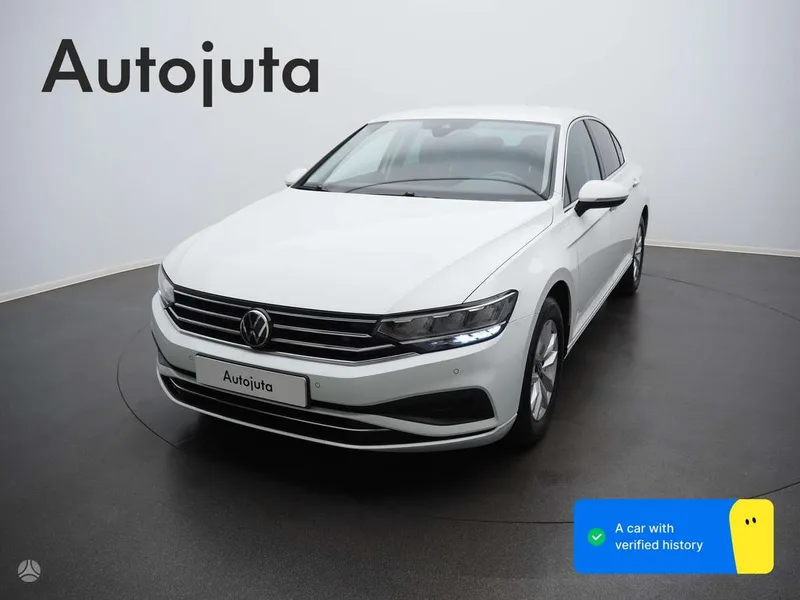 Volkswagen Passat - 1