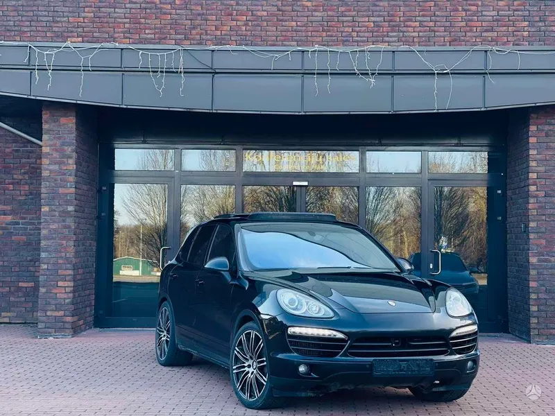 Porsche Cayenne - 1