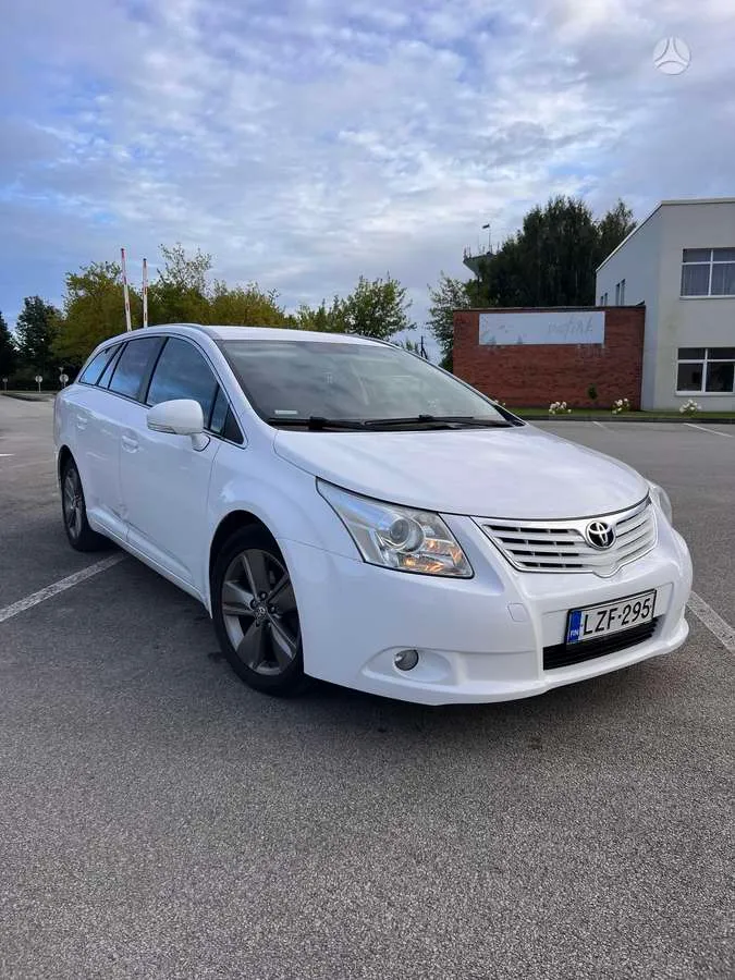 Toyota Avensis - 1
