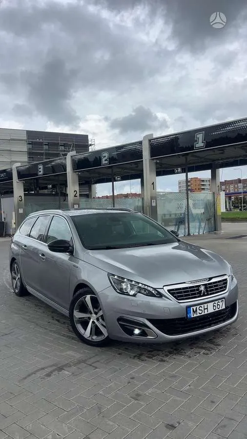 Peugeot 308 - 1