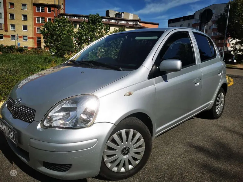 Toyota Yaris - 1
