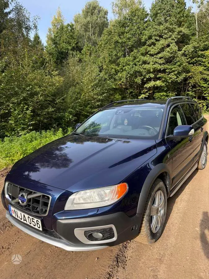 Volvo XC70 - 1