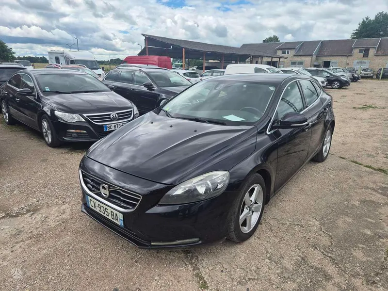 Volvo Volvo V40