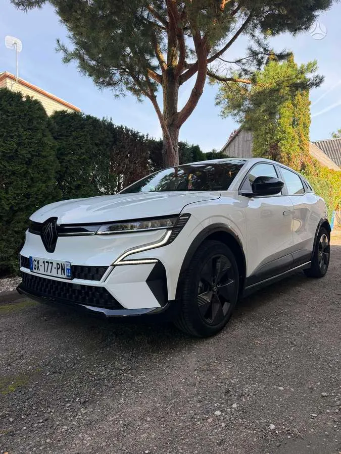 Renault Megane E-Tech - 1
