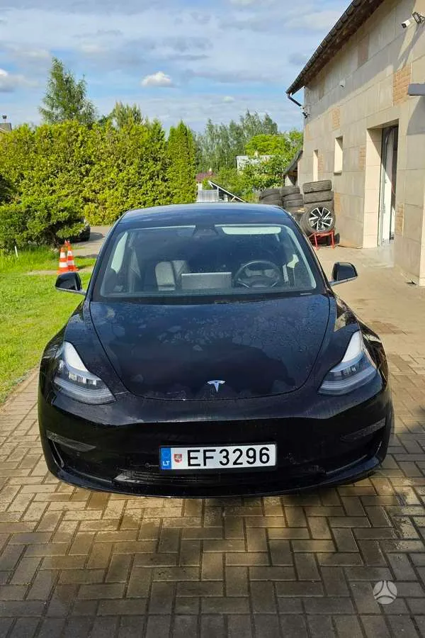 Tesla Tesla Model 3