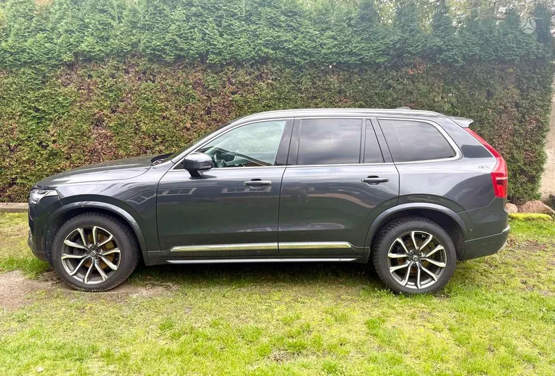 Volvo XC90 - 1