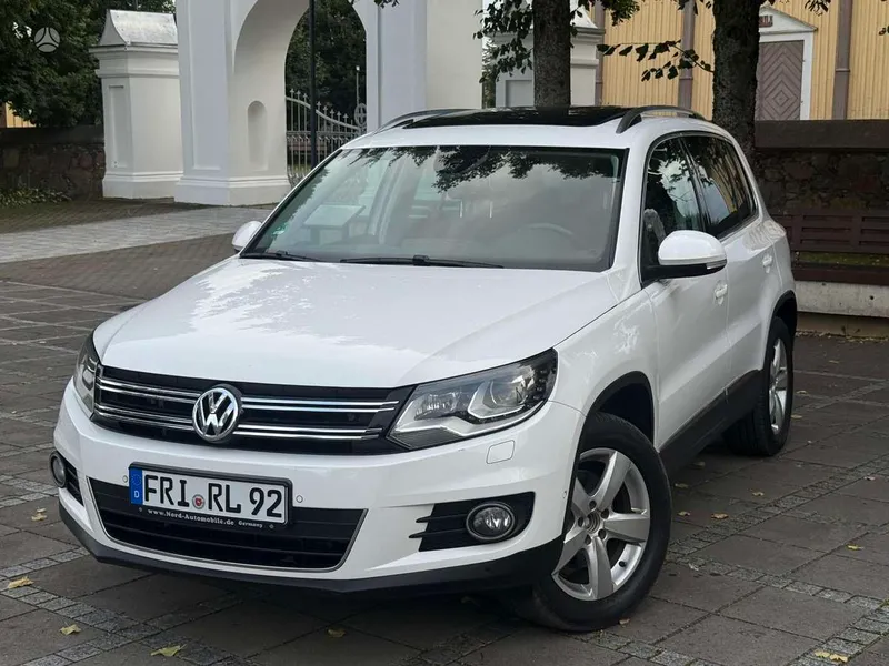 Volkswagen Tiguan - 1