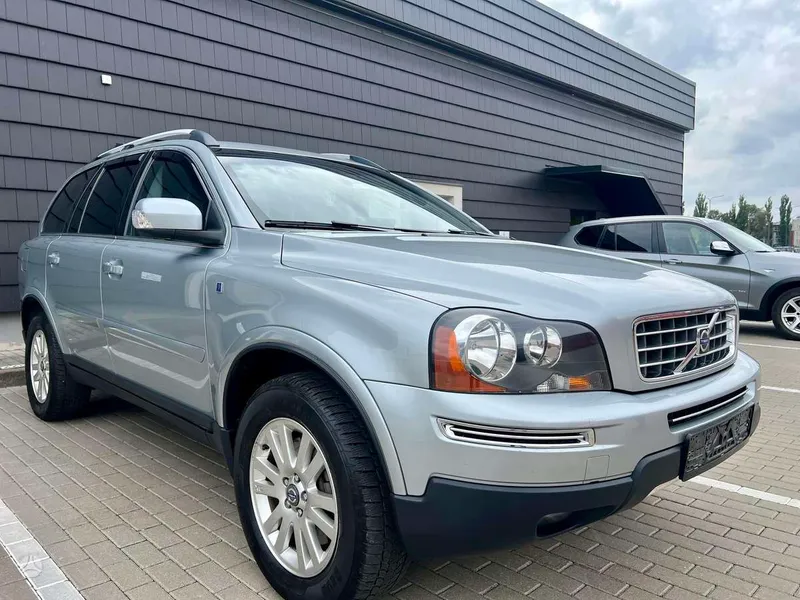 Volvo XC90 - 1
